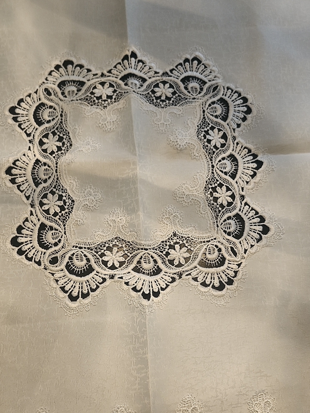 Table Cloth - Picture 4 of 6